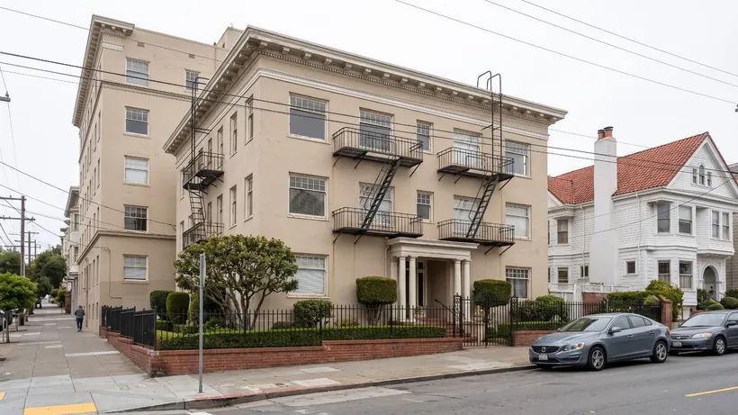 Academy of Art%27s old SF dorms rent $2,000 beds to founders