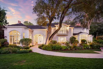 Neighborhood Iamge